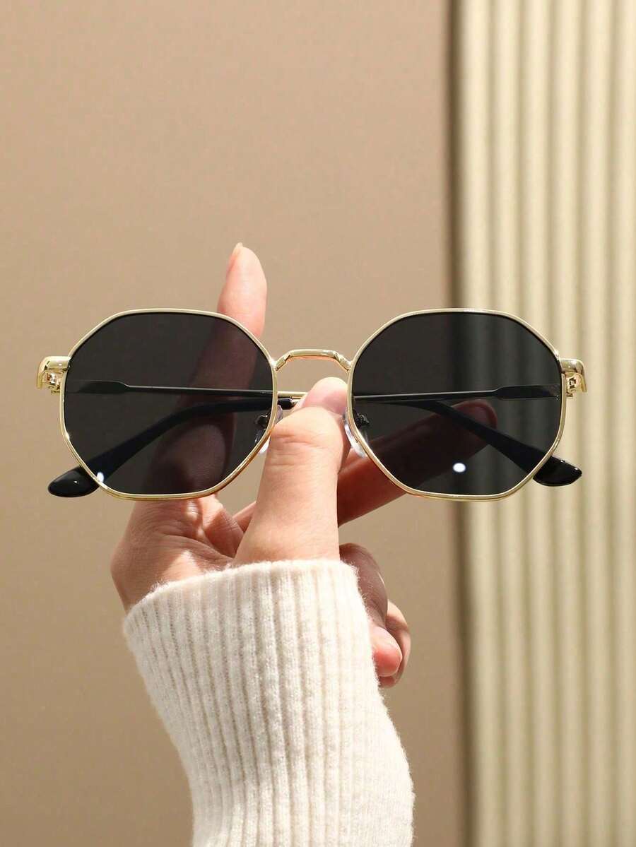 Vintage Fashion Wear - Women Geometric Frame Copper Tone Vintage