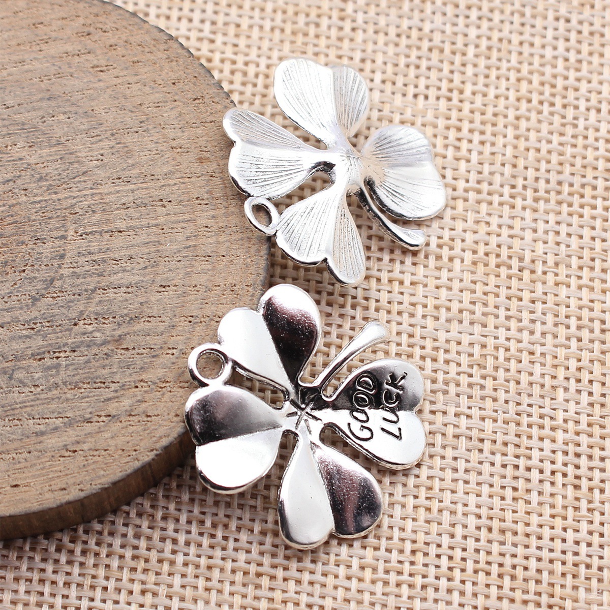 WYSIWYG 5pcs 28x26mm Kc Gold C - Vintage Fashion Theme 리뷰 및 가격