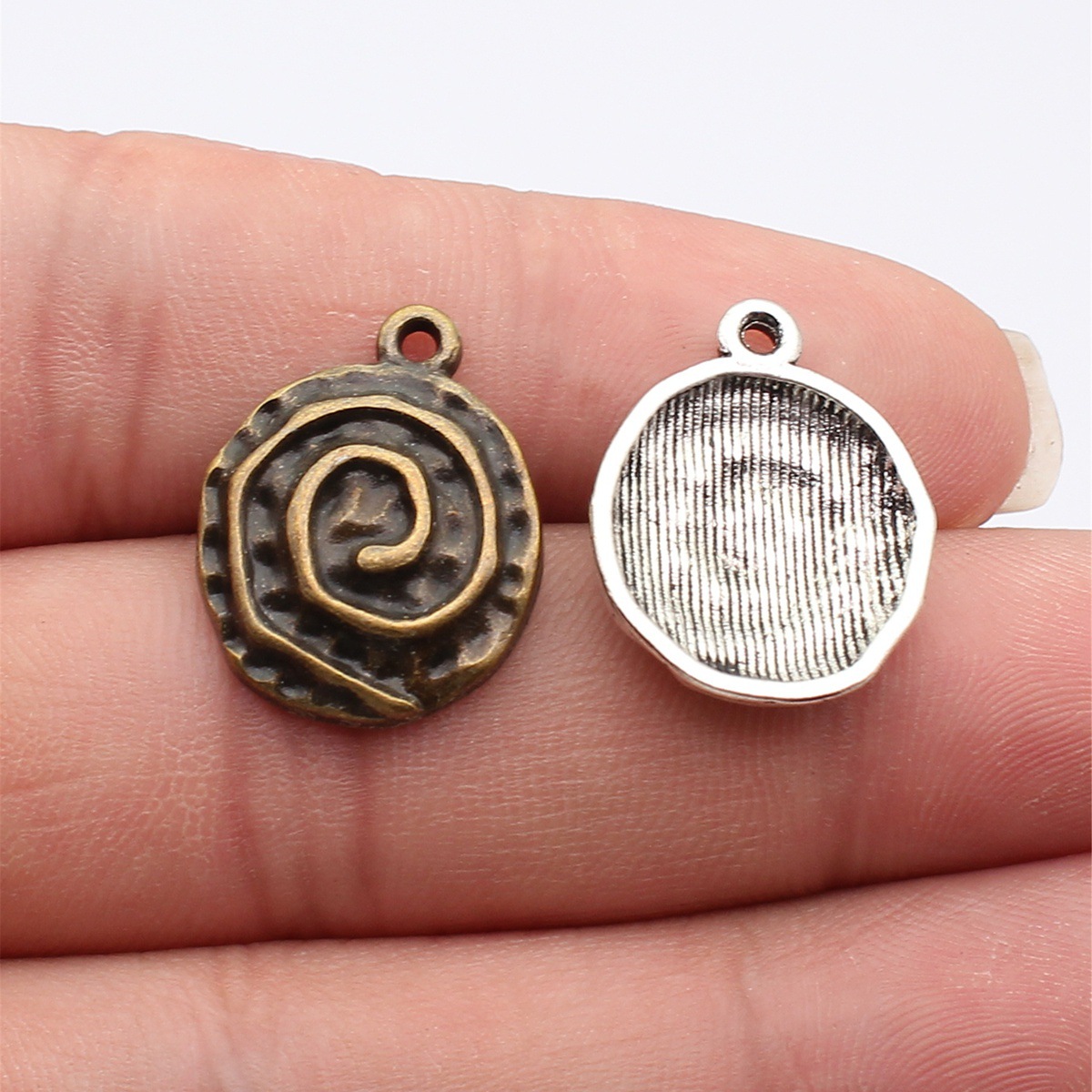 WYSIWYG 10pcs 22x17mm 2 Colors - Vintage Fashion Theme 리뷰 및 가격
