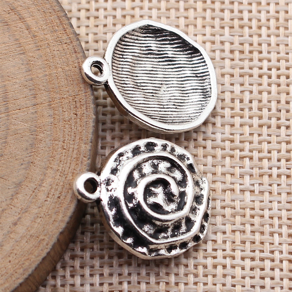 WYSIWYG 10pcs 22x17mm 2 Colors - Vintage Fashion Theme 리뷰 및 가격